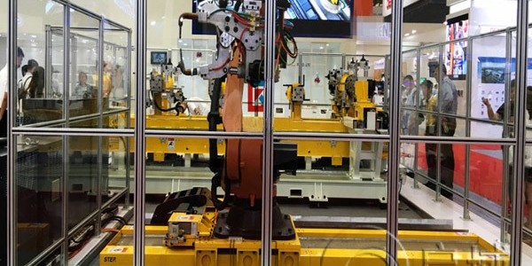 你知道工业铝型材机器人围栏可以定制哪些类型吗？