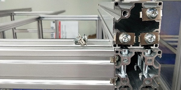 关于铝型材内六角螺栓常见的五种组合用法