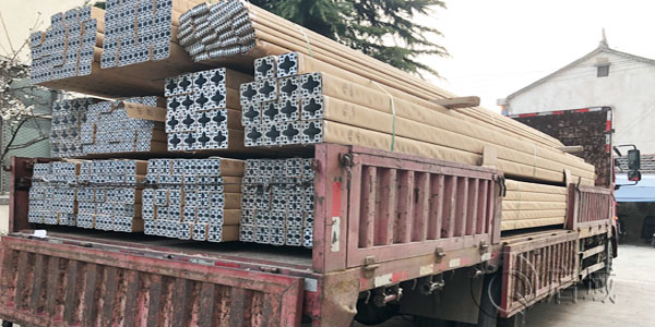 口罩机铝型材发货