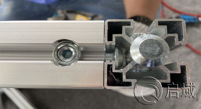 螺栓攻牙连接图