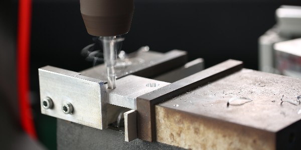 <i style='color:red'>工业型铝材加工</i>趋势