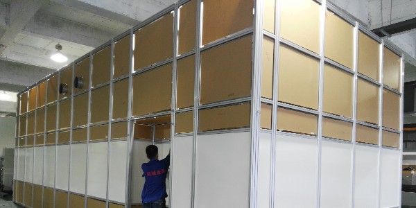 使用铝塑板制作铝型材围栏的好处